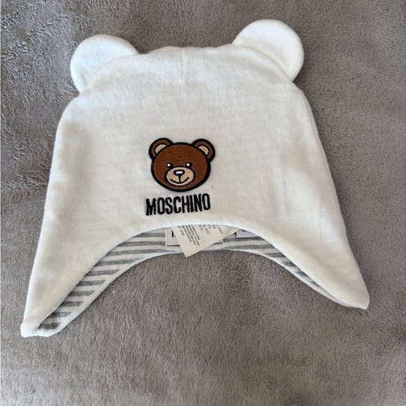 Moschino White Bear Embroidered Kids Hat - Picture 2 of 5
